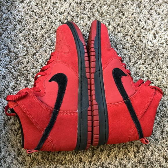 dunk high pro sb sport red